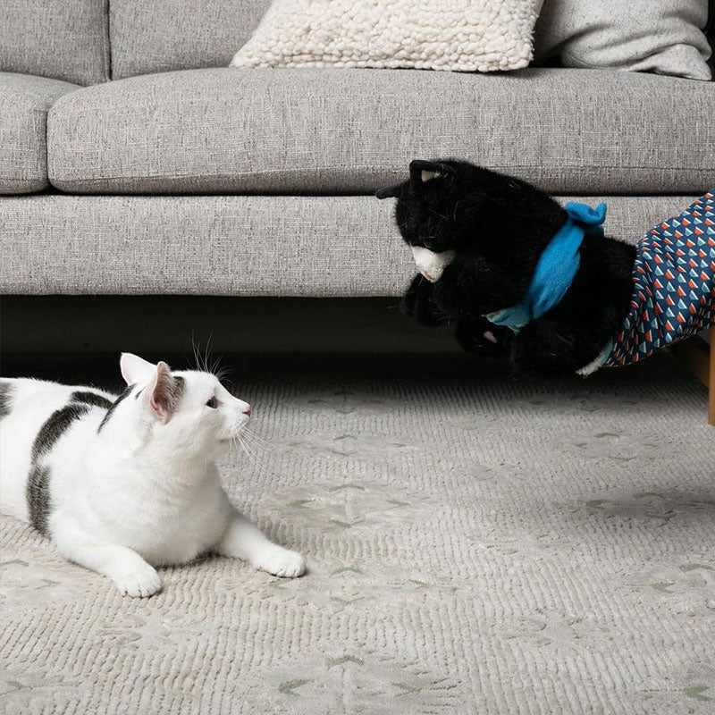Cat play glove detail