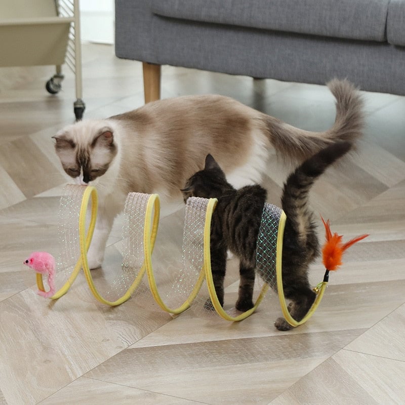 Interactive sisal cat toy with feather teaser
