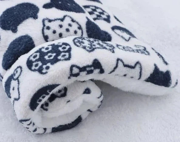 White Cats fleece pet blanket
