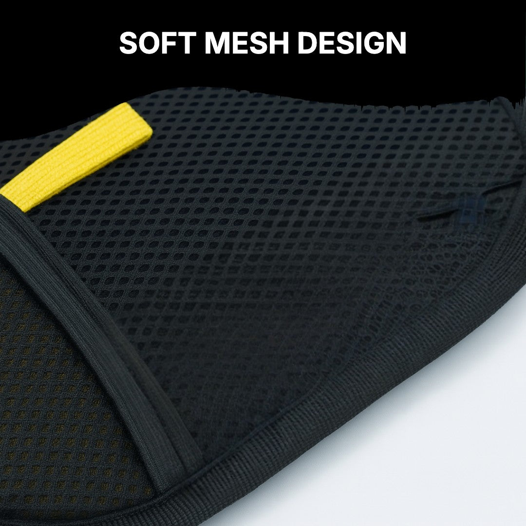 Close-up of the mesh mitt
